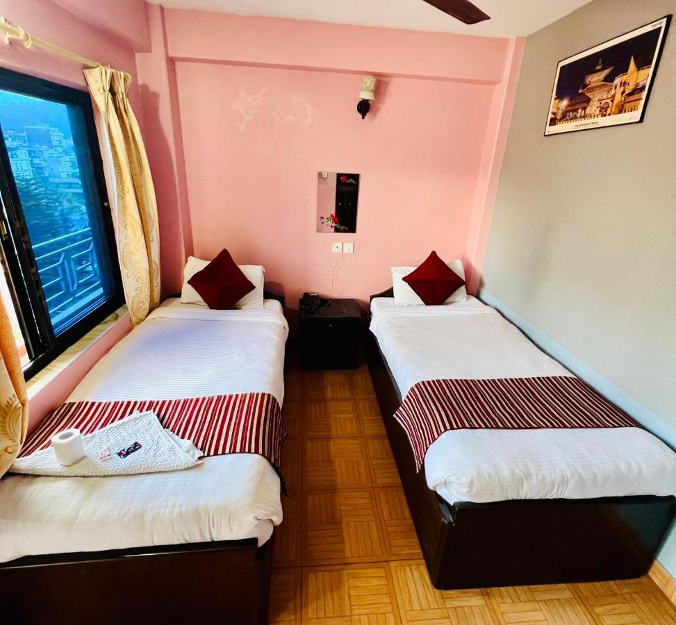 Hotel Donosti Pokhara Exterior foto